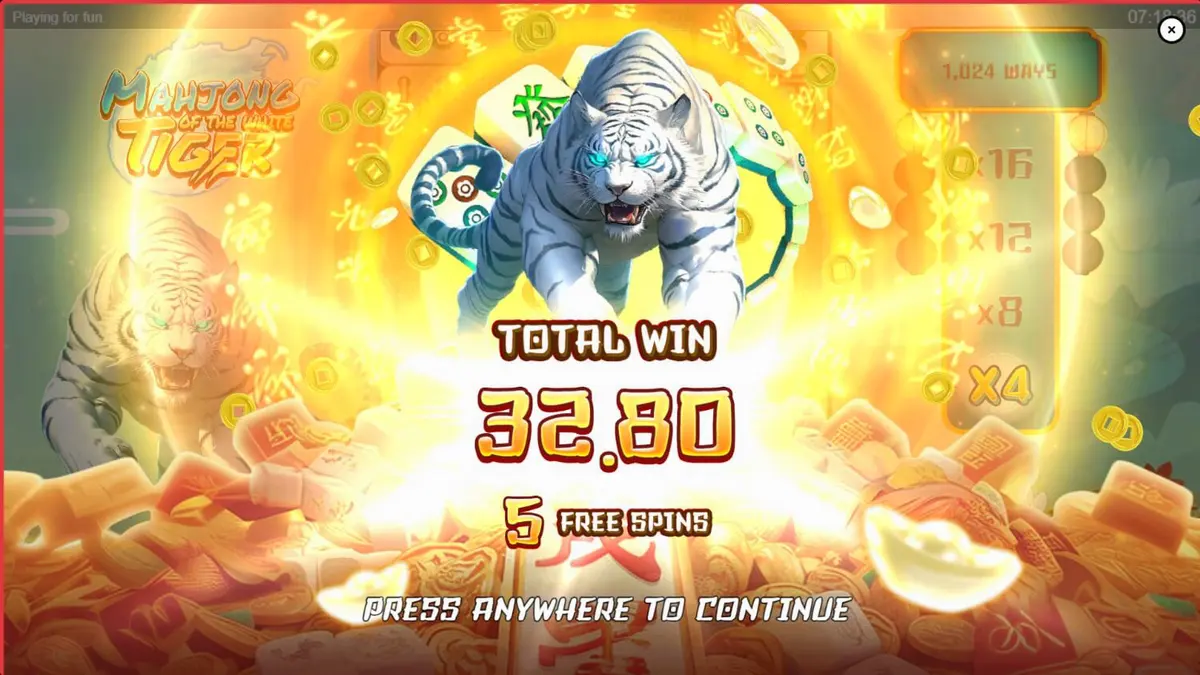 Interface do jogo Mahjong of the White Tiger com peças de Mahjong e um tigre branco ao fundo